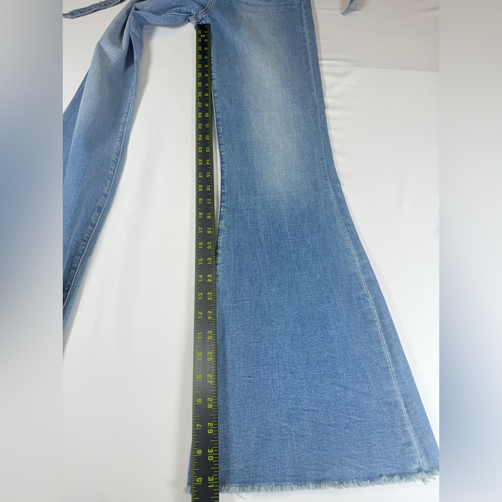 NWOT Abercrombie & Fitch Ultra High Rise Flare Jeans – Size 29 / 8R - Picture 8 of 8